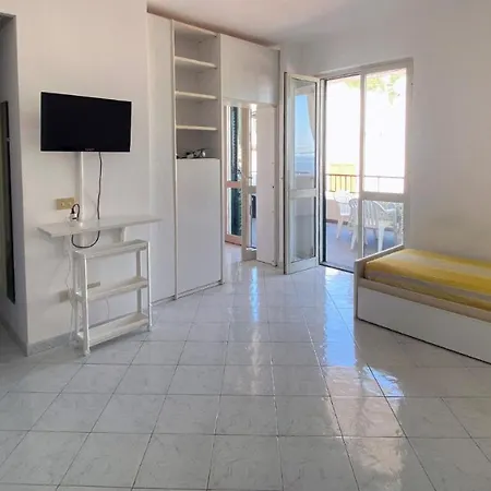 Apartment Cannetomare